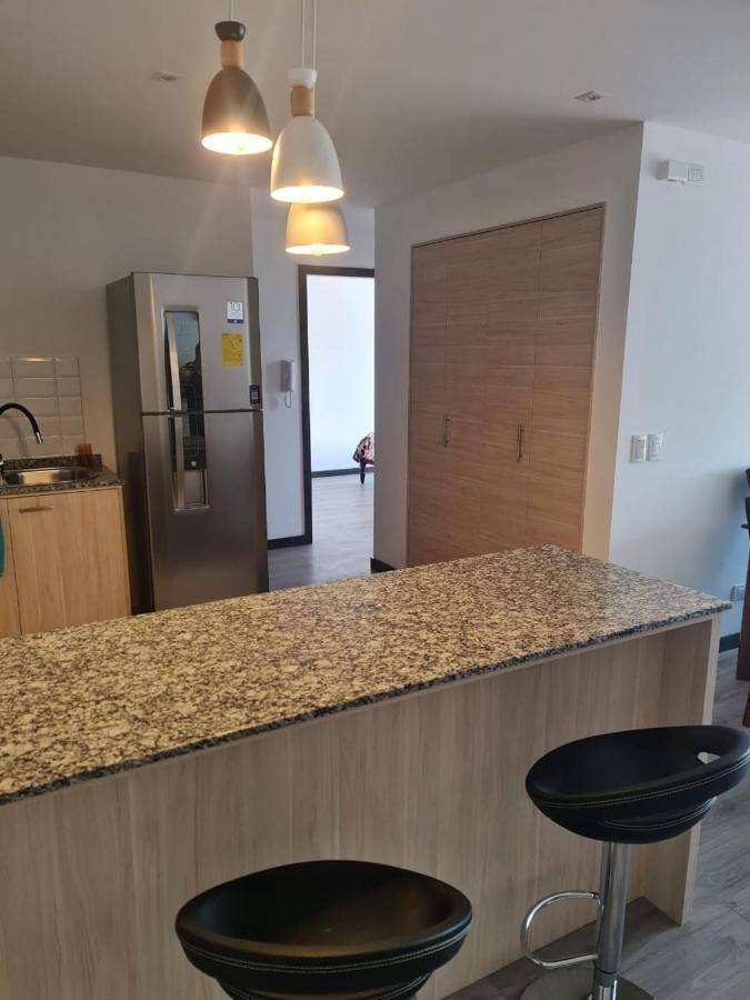 Hermoso Departamento, Centrico Y Tranquilo Quito Buitenkant foto